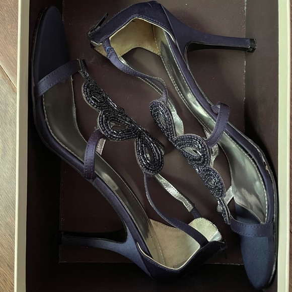 Heels - Picture 3 of 3